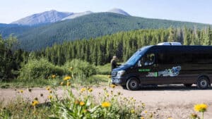 Airport shuttle service to the mountains